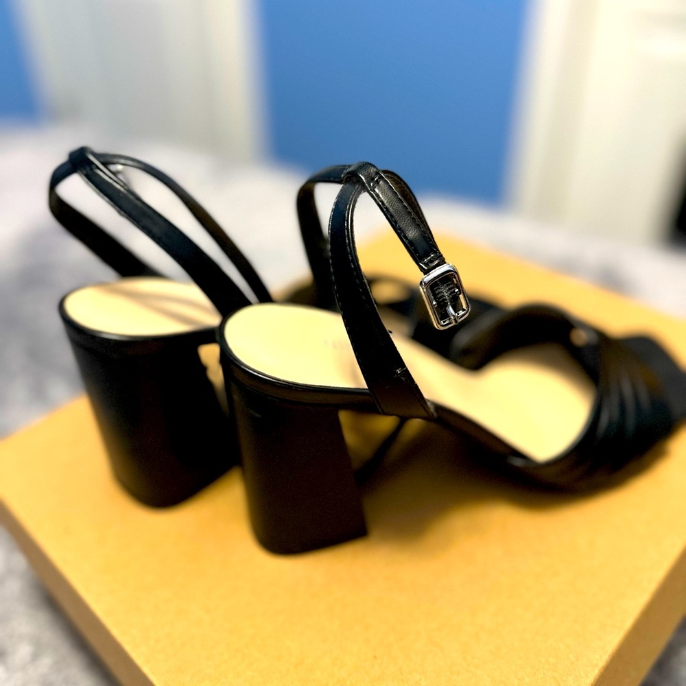 Heels - Picture 3 of 3